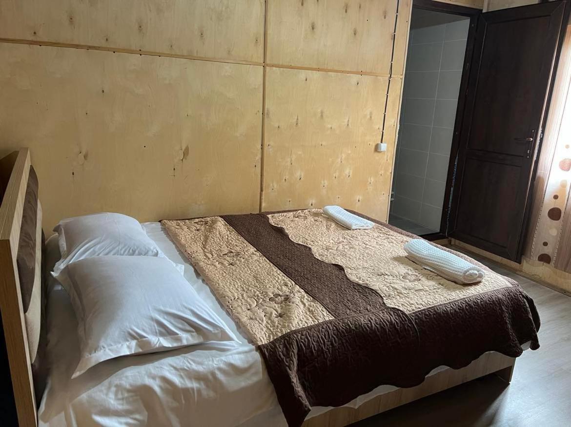 Guest House Old Omalo ภายนอก รูปภาพ