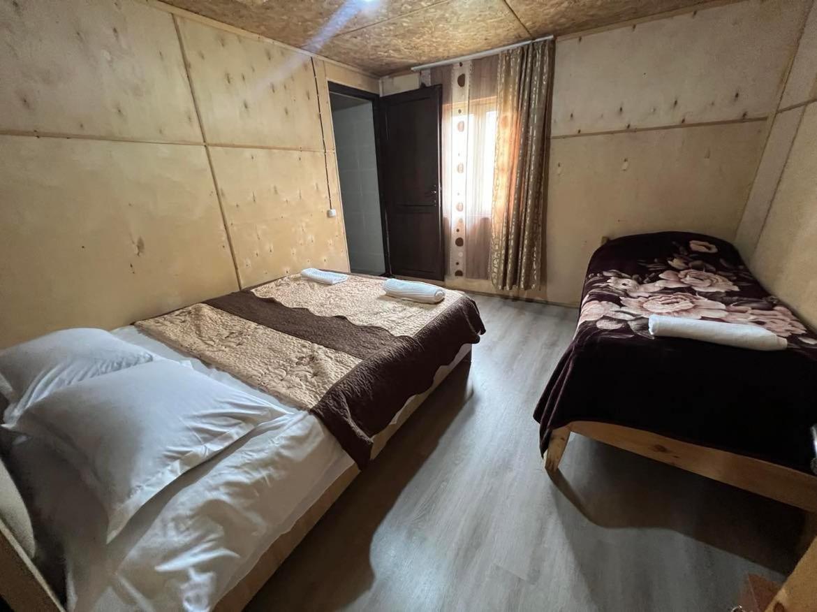 Guest House Old Omalo ภายนอก รูปภาพ